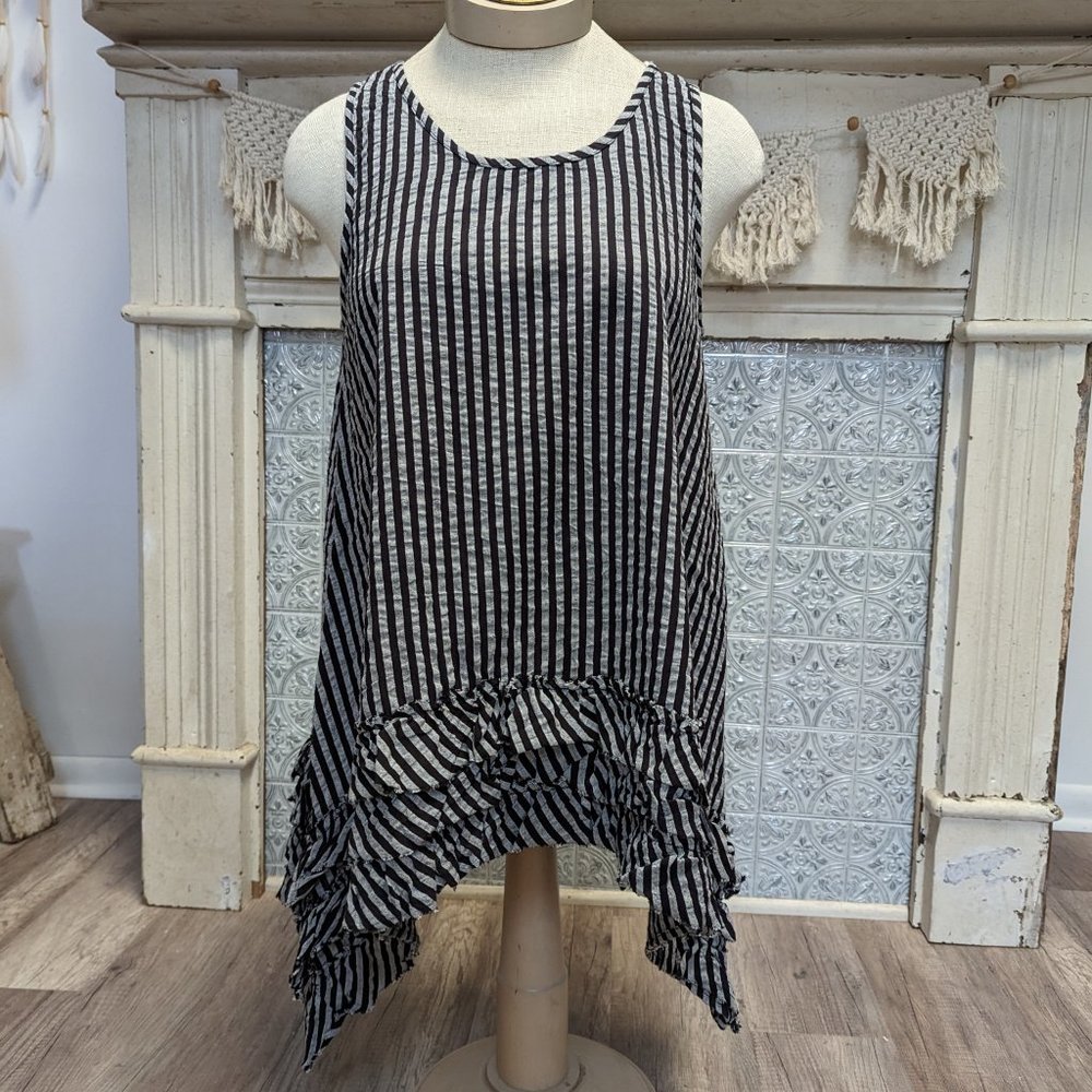 Tulip Lily Top, Black/Gray Seersucker Stripe; S, M, L, XL